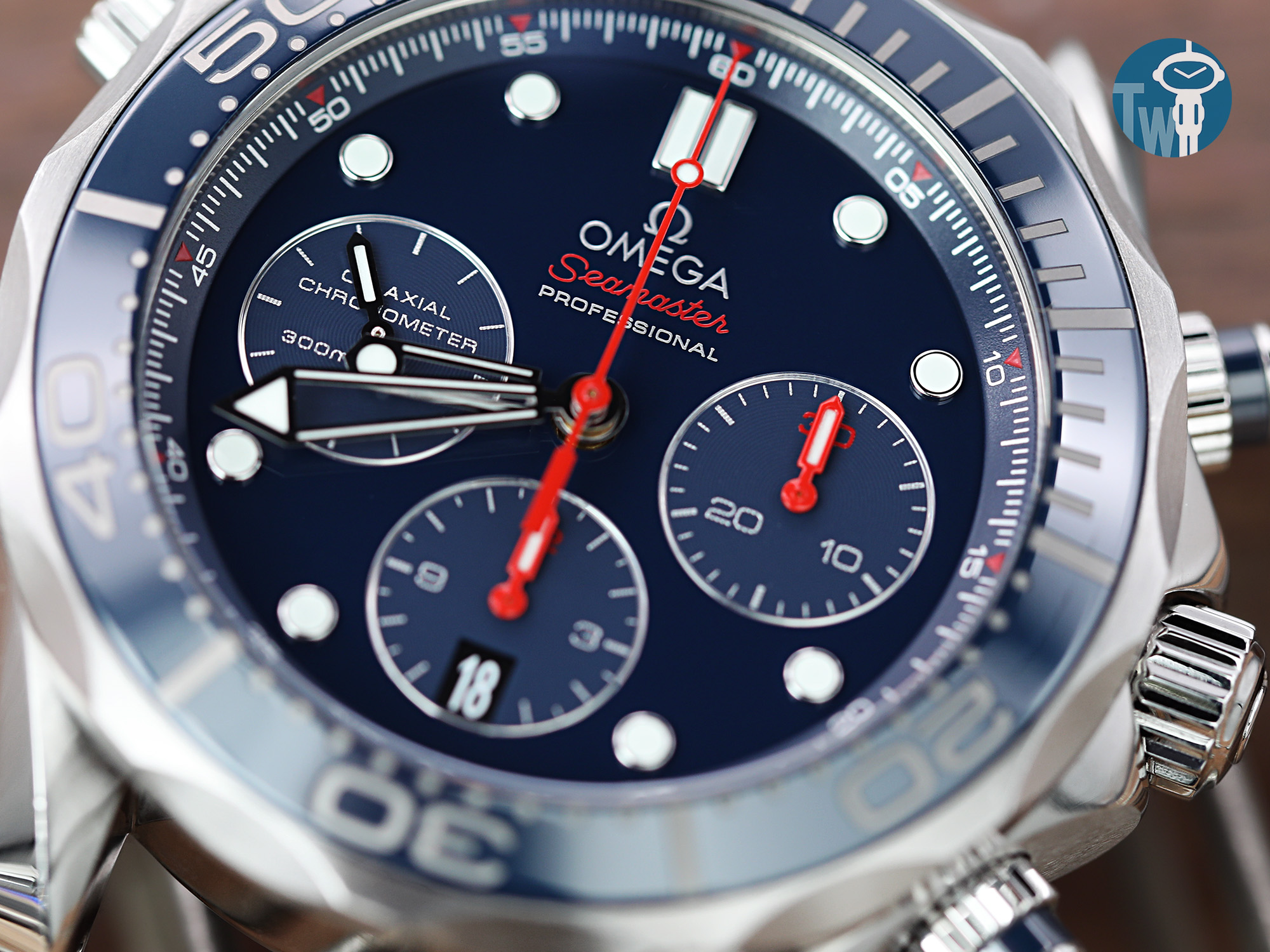 歐米茄 潛水300米 海馬系列 同軸擒縱計時機芯採用最先進的製錶技術！